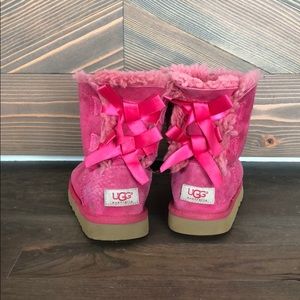 UGG Bailey Bow youth girls pink suede boots